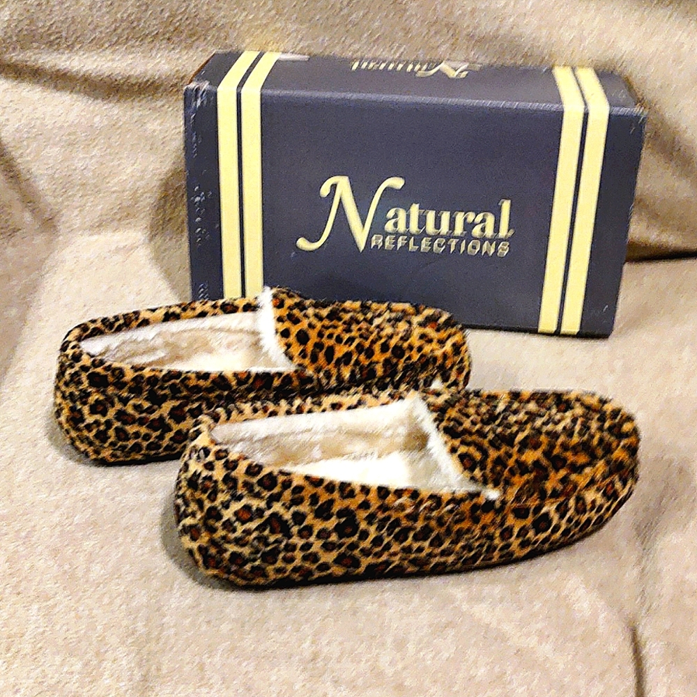 Natural Reflections Ellie II Leopard-Print Moccasins for Ladies Size 9
